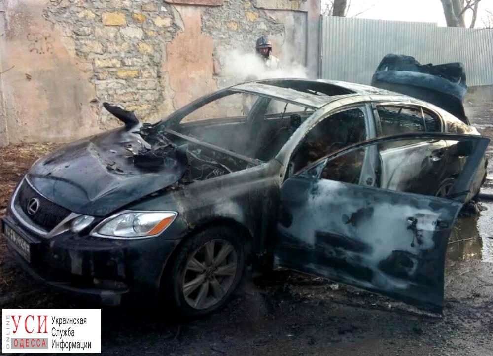 Спасатели опубликовали фото сгоревшего «Lexus», в котором нашли тело бизнесмена (фото) «фото»
