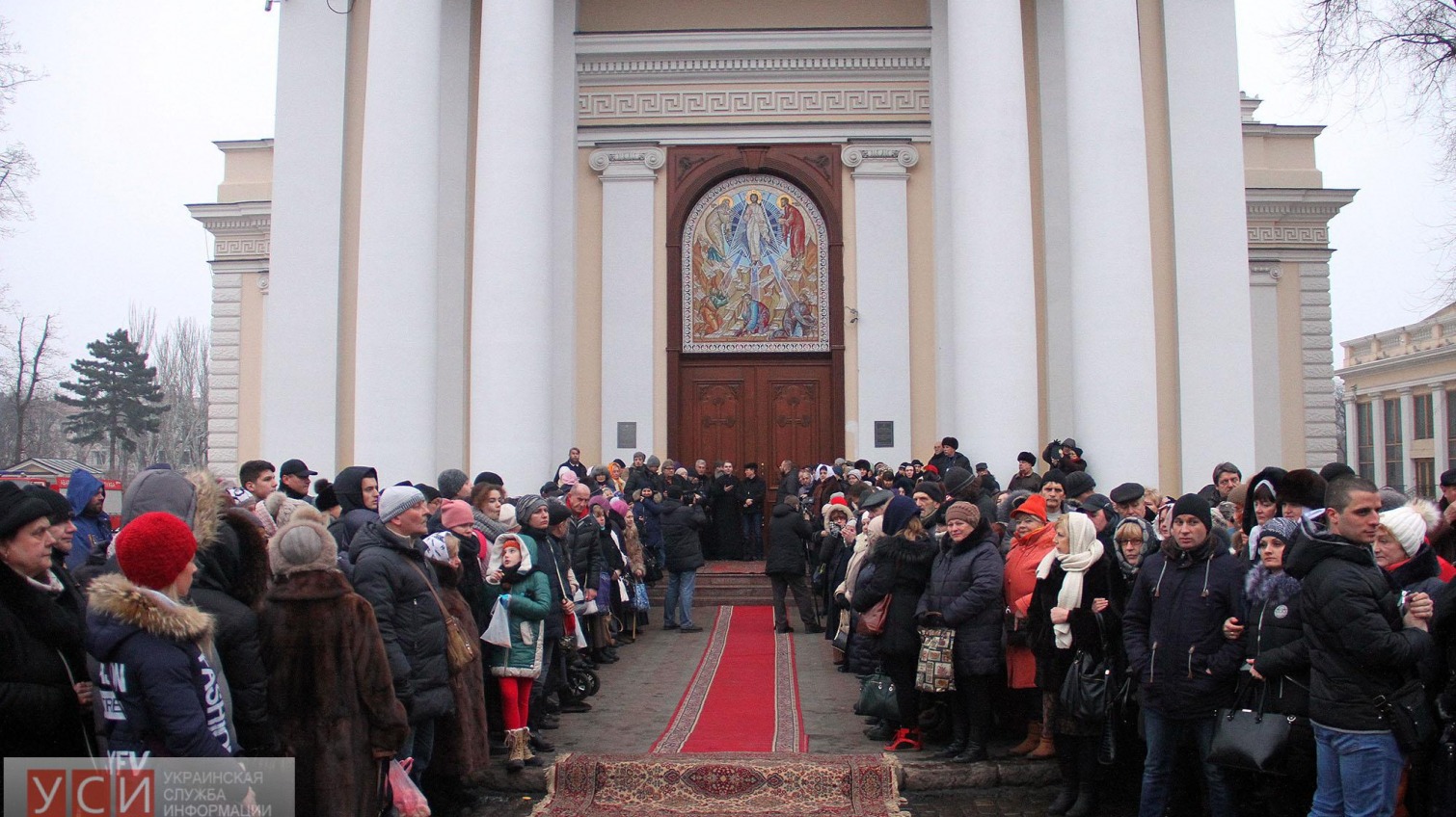 Сотни одесситов собрались, чтобы приложиться к мощам Святого Пантелеймона (фото) «фото»
