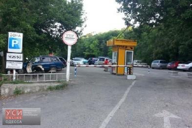 В Лузановке вдвое снизят сборы для парковщиков «фото»