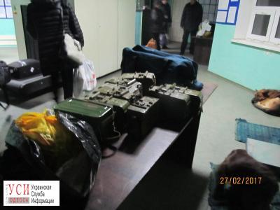 В Одесской области на границе обнаружили 10 пустых коробов для пулеметной ленты (фото, видео) «фото»