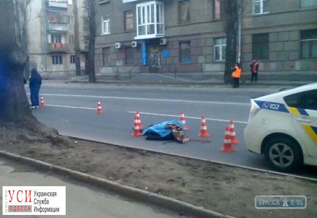 На Среднефонтанской водитель насмерть сбил женщину и скрылся (фото) «фото»