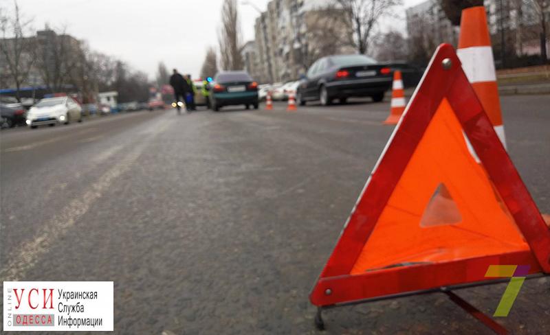 В Одессе сбили парня на пешеходном переходе (фото) «фото»
