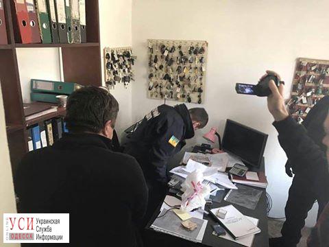 Начальника одесской штрафплощадки задержали за взятку (фото) «фото»