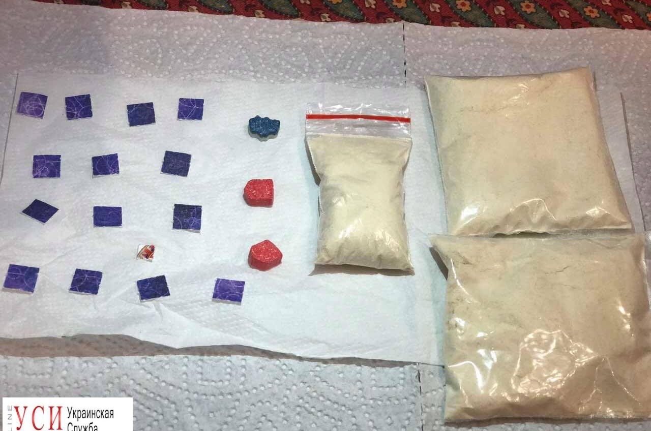 В Одесской области у парня нашли экстази, ЛСД и амфетамин на 30 тыс. грн (фото) «фото»
