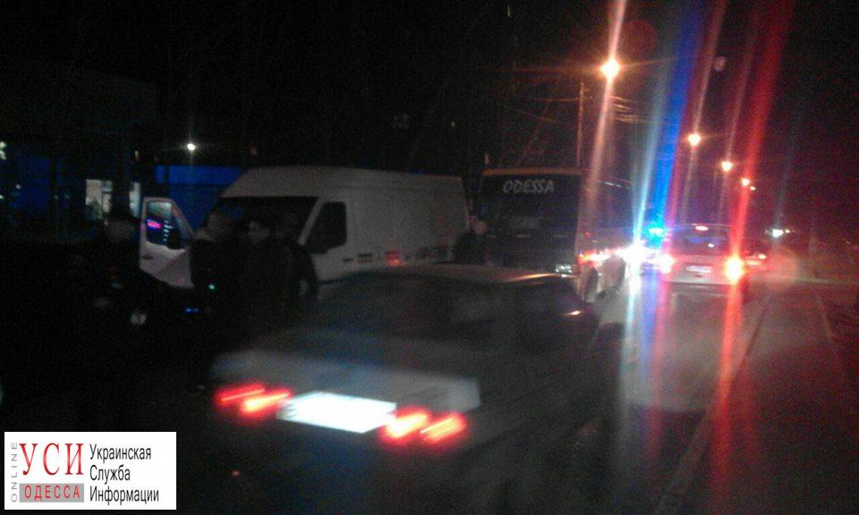 В Одессе пьяный водитель маршрутки спровоцировал тройное ДТП (фото) «фото»