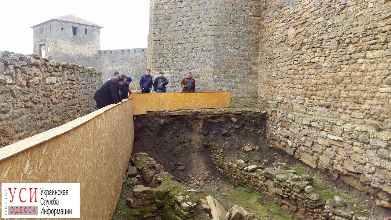 В Аккерманской крепости обрушилась часть стены: территорию закрыли для туристов (фото) «фото»