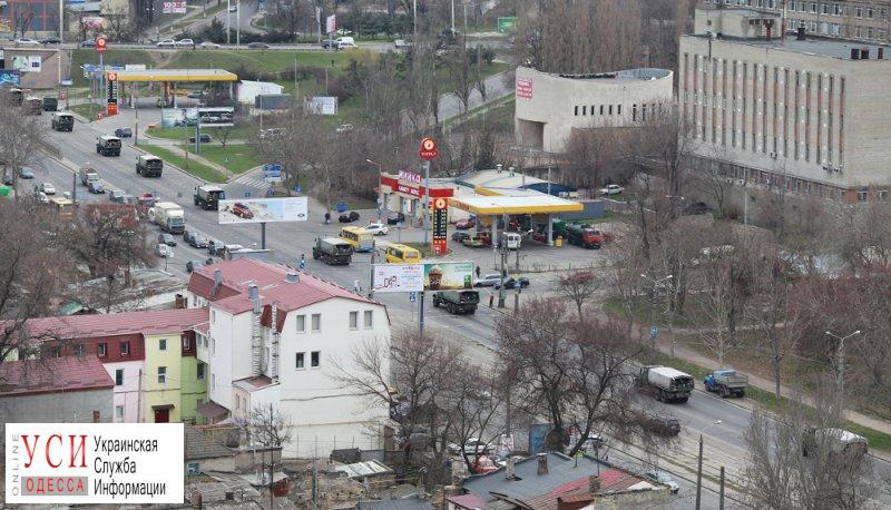 По Одессе второй день ездит военная техника (фото) «фото»