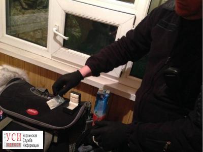 В Одесской области задержали иностранку, которая везла наркотики в коробке из-под ювелирных украшений (фото, видео) «фото»
