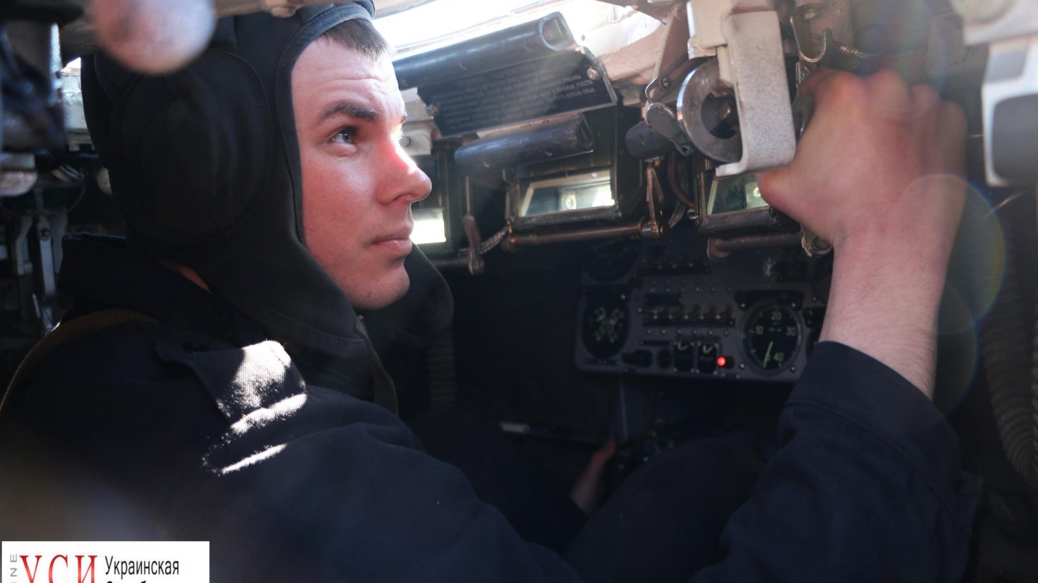 Одесские курсанты ВДВ осваивают боевую технику на полигоне (фото) «фото»