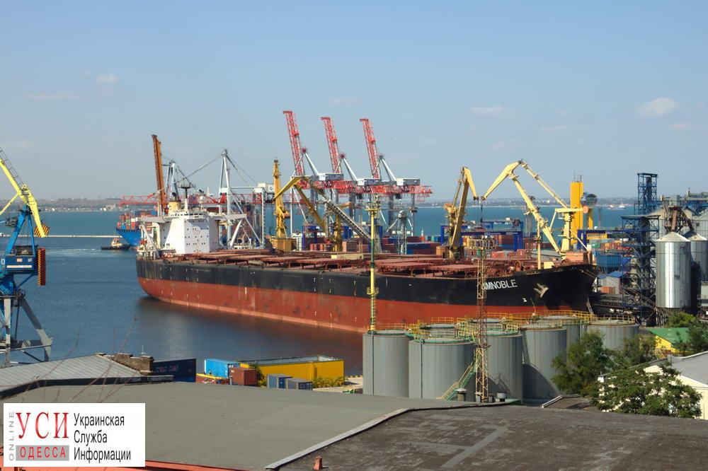 Компания Крука не доплатила Черноморскому порту почти миллион за аренду погрузочных кранов «фото»