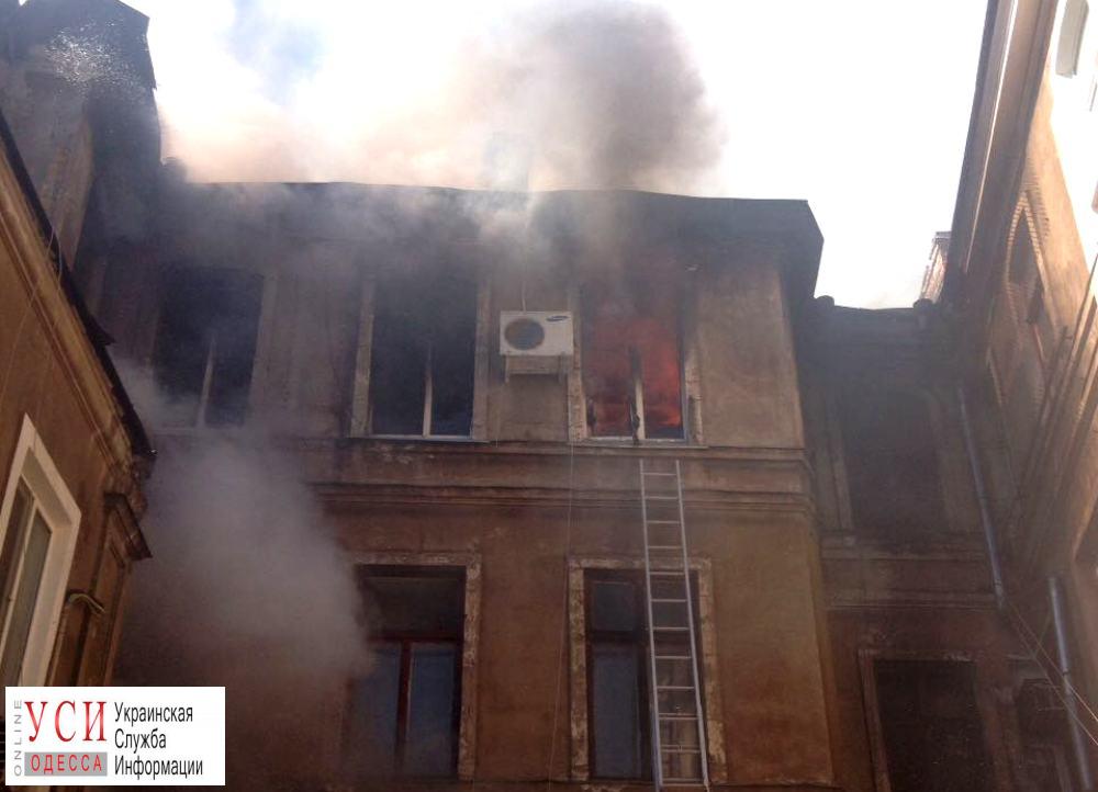 Одесса: восемь семей остались без крова из-за масштабного пожара на Княжеской (фото, обновлено) «фото»