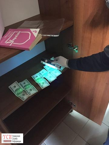 Замначальника Одесской таможни погорел на взятке в 600 долларов (фото) «фото»