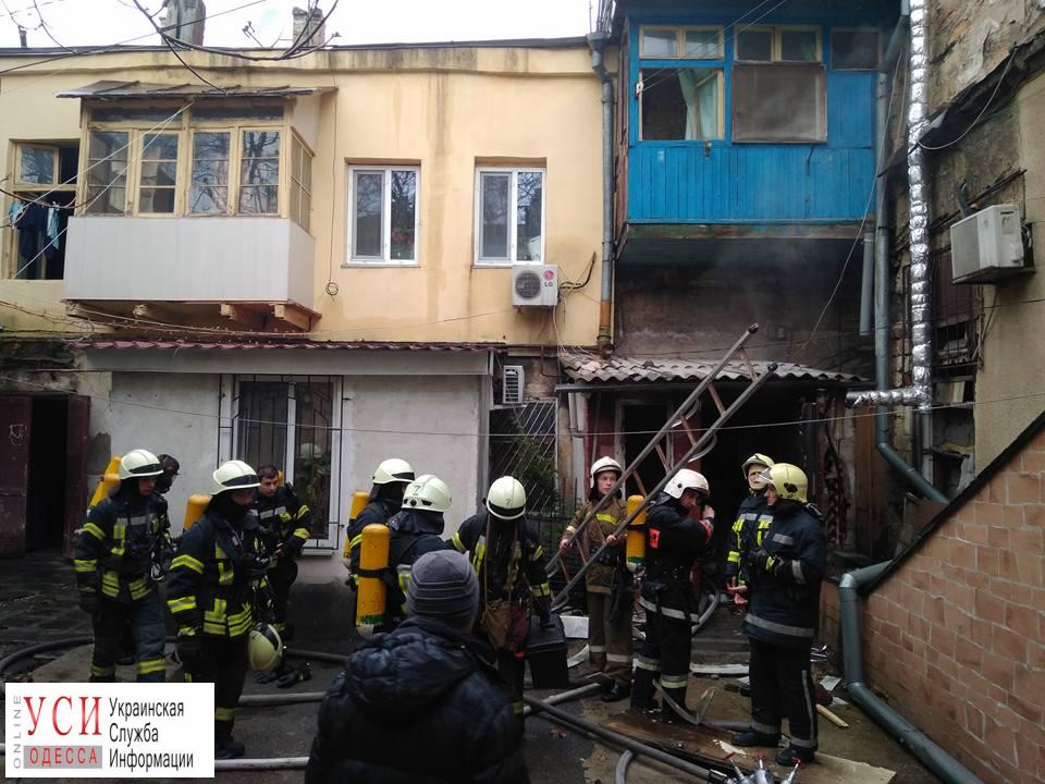 В Одессе горел жилой дом на Ришельевской «фото»