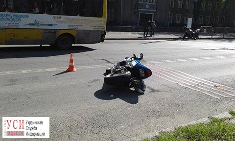 На Пироговской мотоциклист сбил троих детей на пешеходном переходе (фото) «фото»