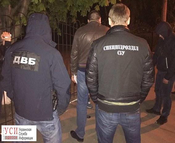 За сутки на взятках попались трое одесских полицейских (фото) «фото»