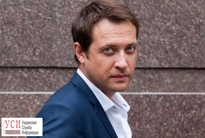 Актер Кирилл Сафонов остался ночевать в одесском аэропорту: запретили въезд в Украину «фото»