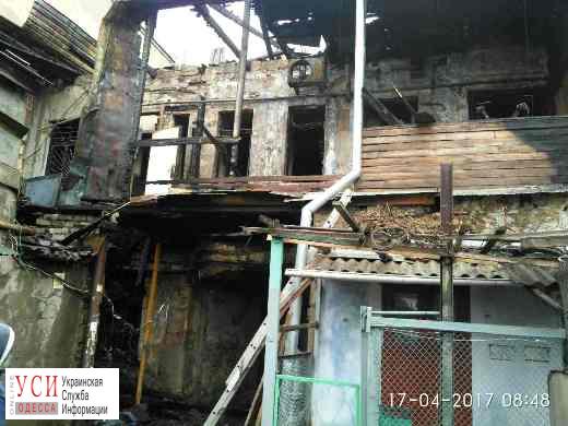 Подробности ночного пожара на Молдаванке: уничтожено 7 квартир и вся крыша здания (фото) «фото»