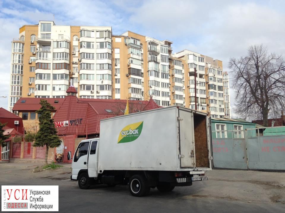 По Одессе проехалась первая экомаршрутка: она отвезла на переработку 300 кг вторсырья (фото) «фото»