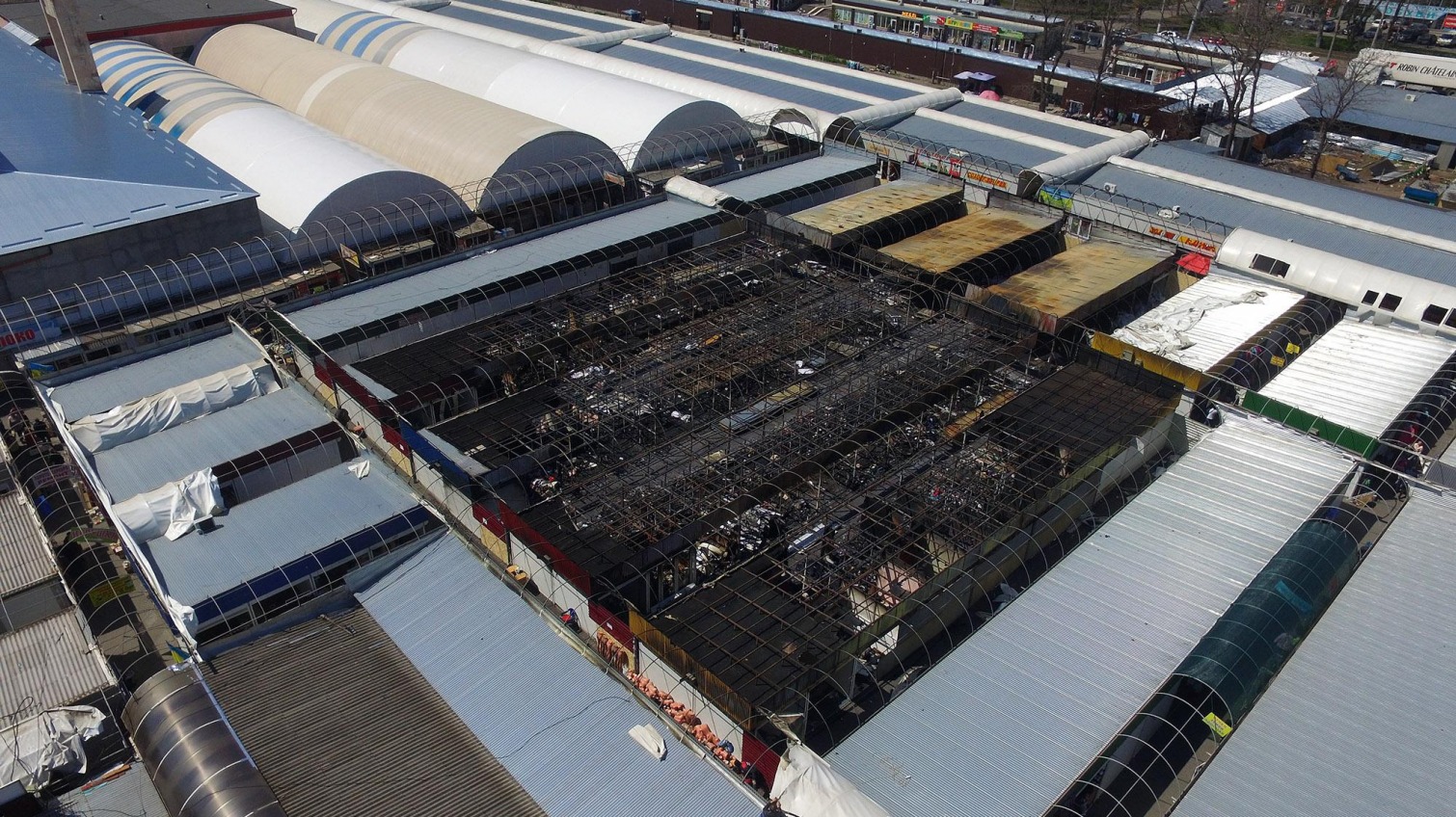 Пепелище и обломки: как после пожара выглядит рынок “Северный” (аэросъемка) «фото»