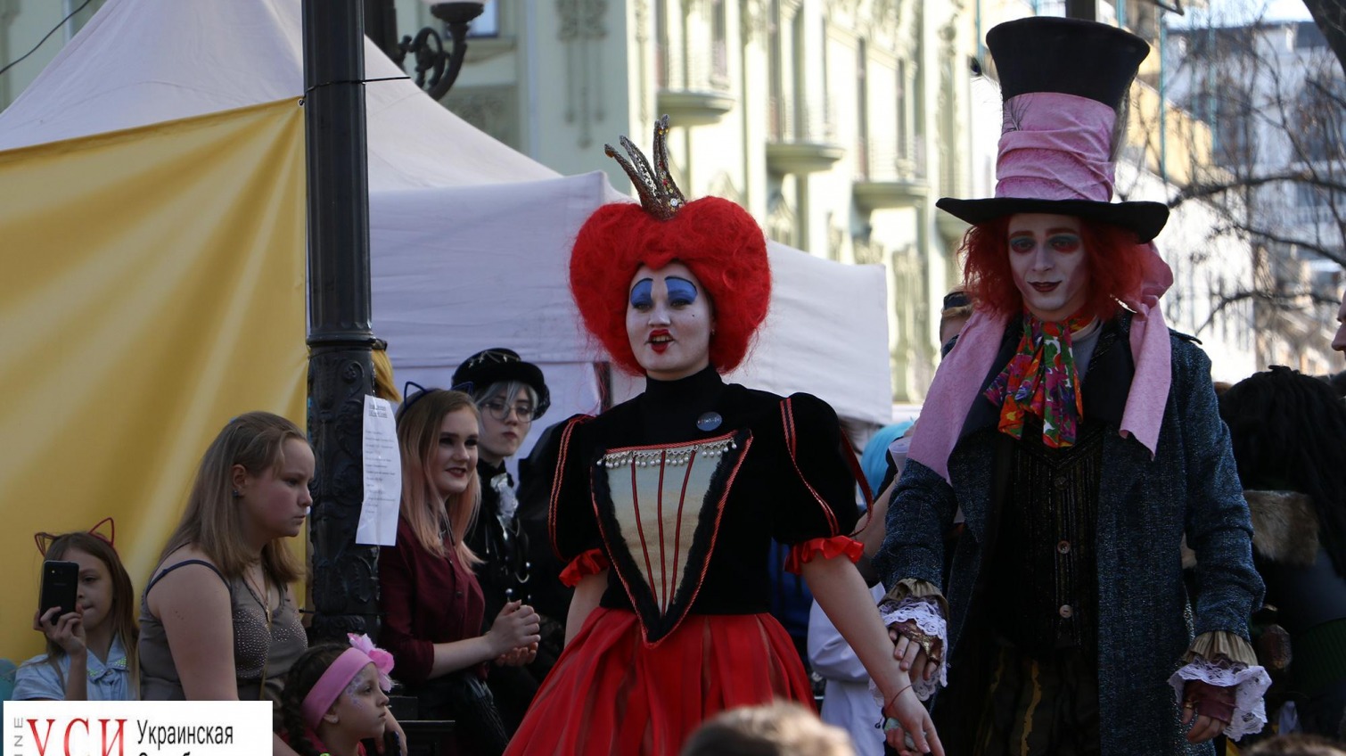 Фестиваль двойников в Одессе: Алиса в Стране чудес и скандинавские боги (фоторепортаж) «фото»