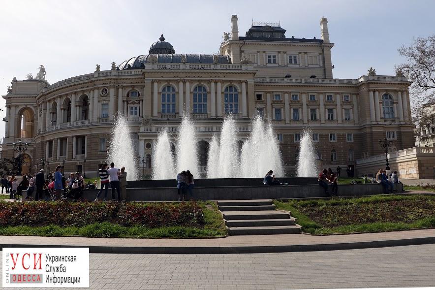 Почти лето: в центре Одессы заработали все фонтаны (фоторепортаж) «фото»