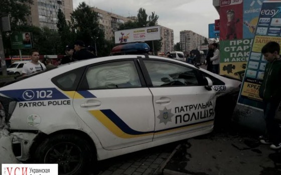 Авария на Заболотного: полицейский “Prius” столкнулся с “Merсedes” (фото) «фото»