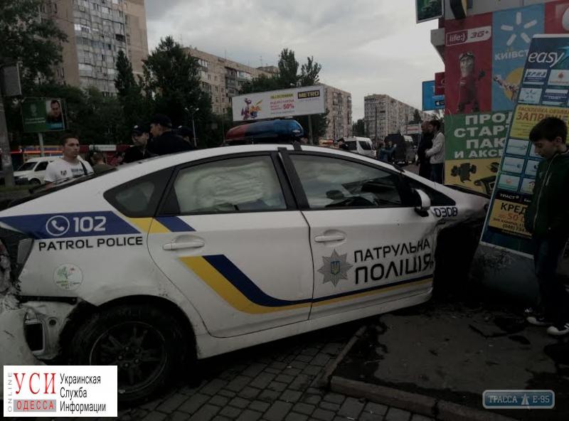 Авария на Заболотного: полицейский “Prius” столкнулся с “Merсedes” (фото) «фото»