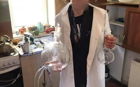 Мужчина дома в центре Одессы произвел наркотиков на 400 тыс. грн (фото) «фото»