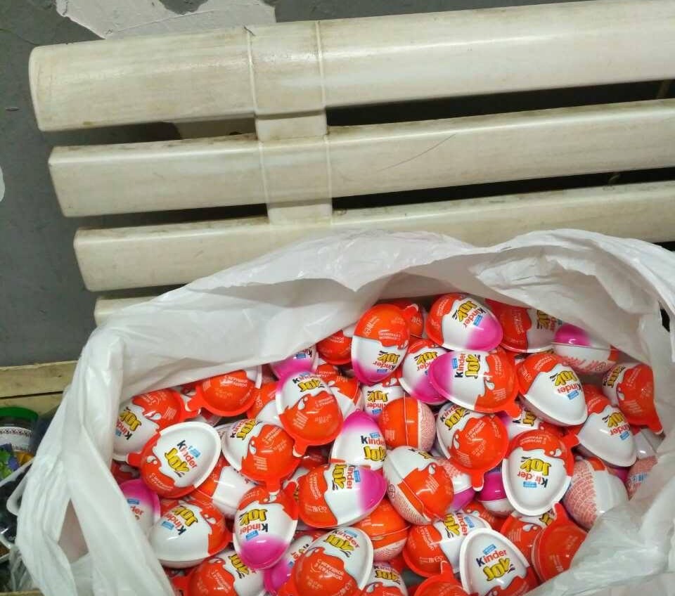 “Киндеры” на три тысячи гривен: в Черноморске задержали воровку сладостей (фото) «фото»