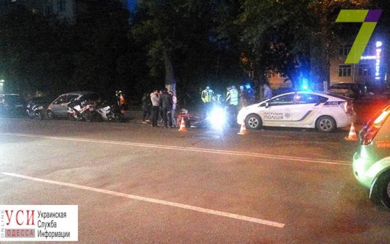 В Одессе сбили девушку, перебегающую дорогу в неположенном месте (фото) «фото»