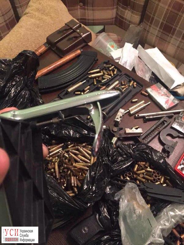 Одесский подпольный оружейник отправлял самодельные пистолеты по почте (фото) «фото»