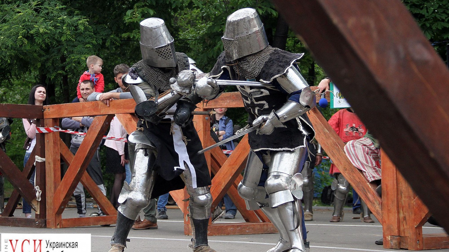 В парке Шевченко проходит средневековый фестиваль “Пороховая башня” (фото) «фото»