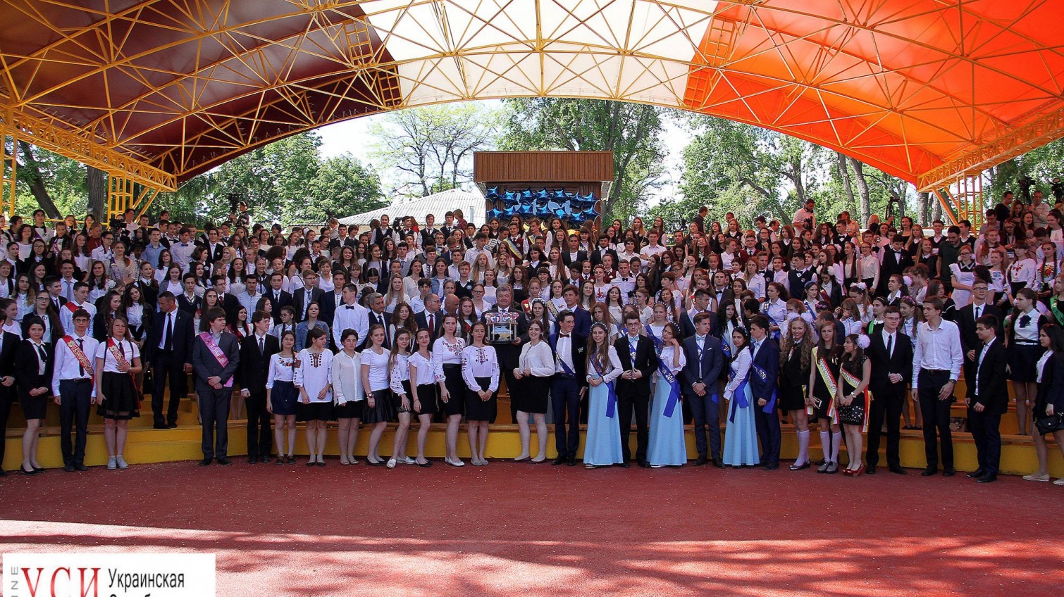 Президент встретился с одесскими выпускниками (фото) «фото»