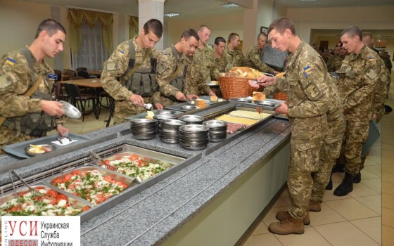 Одесская лаборатория нашла в сухпайках военных некачественное мясо: это расследуют правоохранители «фото»