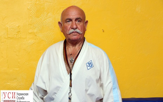 Легендарный одесский богатырь Пасечник: тренировки с детьми, искусство и сердечки из арматуры (фото) «фото»