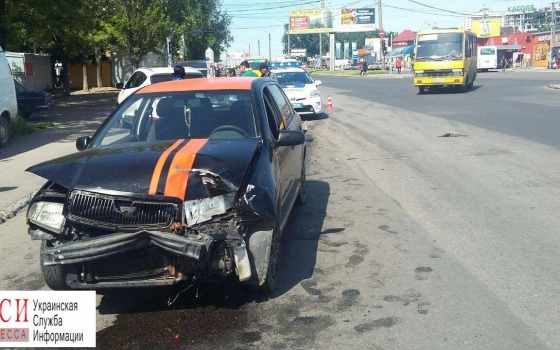 На поселке Котовского столкнулись две иномарки: есть пострадавшие (фото) «фото»