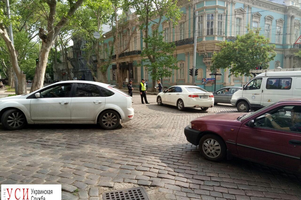 Подготовка к приезду Порошенко: в центре ввели “зону повышенной безопасности” (фото) «фото»