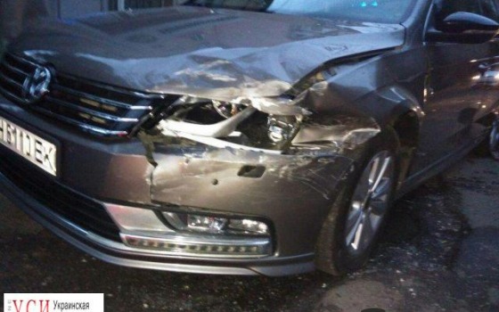 В Одессе пьяный водитель устроил тройную аварию (фото) «фото»