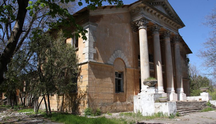 Последние дни заброшенной больницы в Черноморке