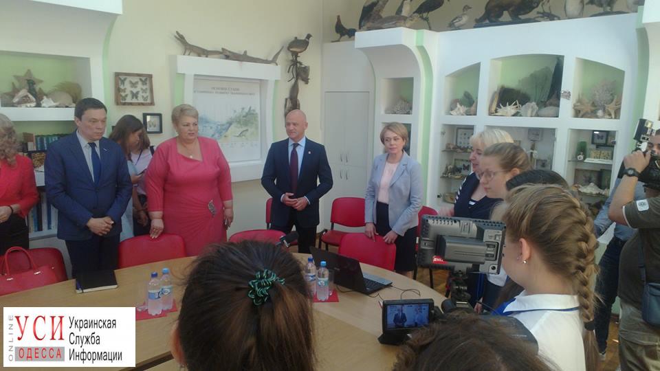 Министр образования посетила одесскую школу, где ей презентовали е-учебники (фото) «фото»