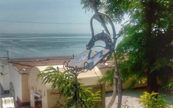 На Ланжероне появился необычный арт-фонарь (фото) «фото»