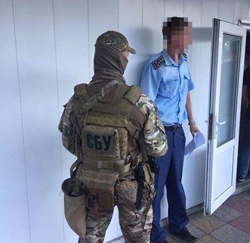 Таможенная ОПГ: инспекторы вымогали взятки за растаможку автомобилей (фото) «фото»