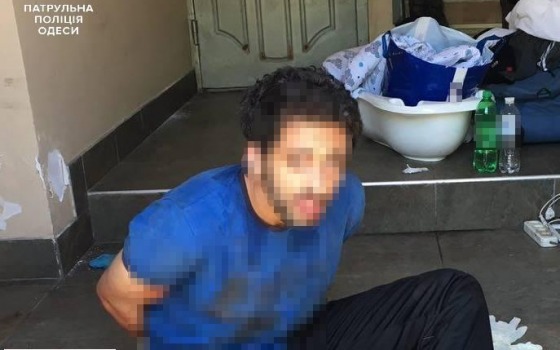 Семейный конфликт в Одессе: мужчина чуть не зарезал свою жену «фото»