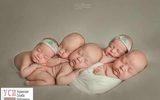 Матери одесских пятерняшек дали 100 тысяч гривен «фото»