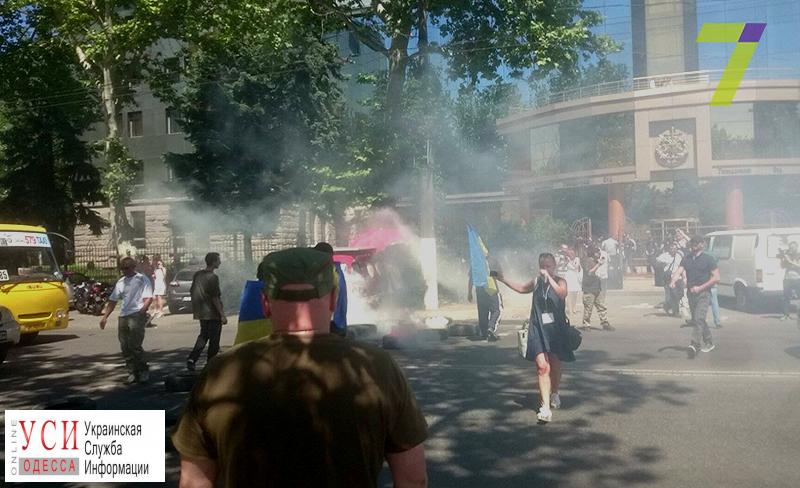 Пикет на проспекте Шевченко: активисты жгут шины возле суда (фото) «фото»