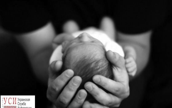 Трехмесячного ребенка “оставил” на улице из мести пьяный сожитель матери «фото»