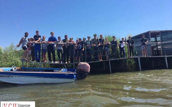 В Одесской области у берегов Днестра собрали тонну мусора (фото) «фото»