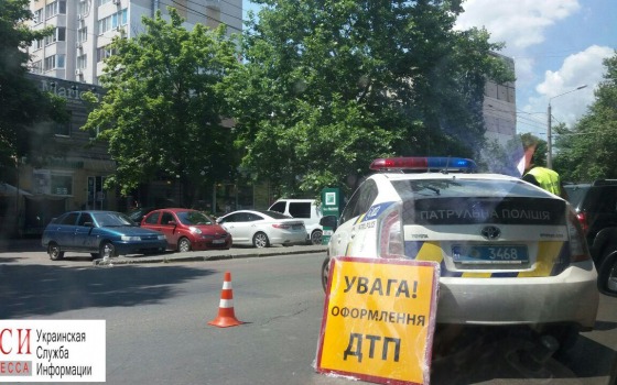 Таирова в пробках: возле управления патрульной полиции сбили мотоциклиста (фото) «фото»