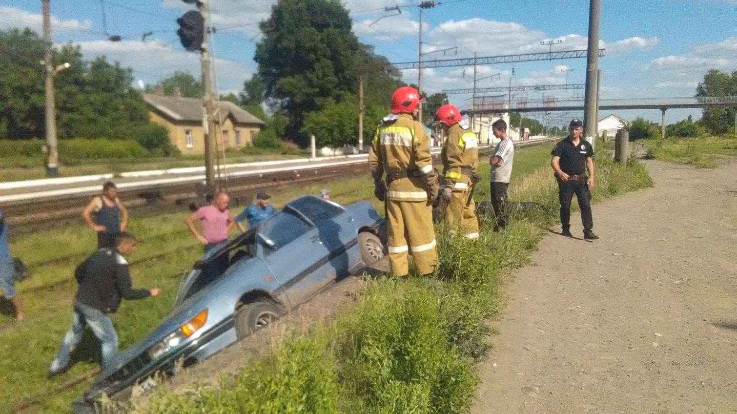 В Одесской области перевернулся автомобиль: водитель в реанимации (фото) «фото»