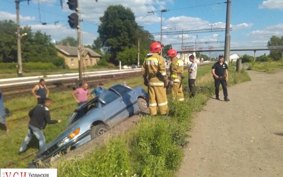 В Одесской области перевернулся автомобиль: водитель в реанимации (фото) «фото»